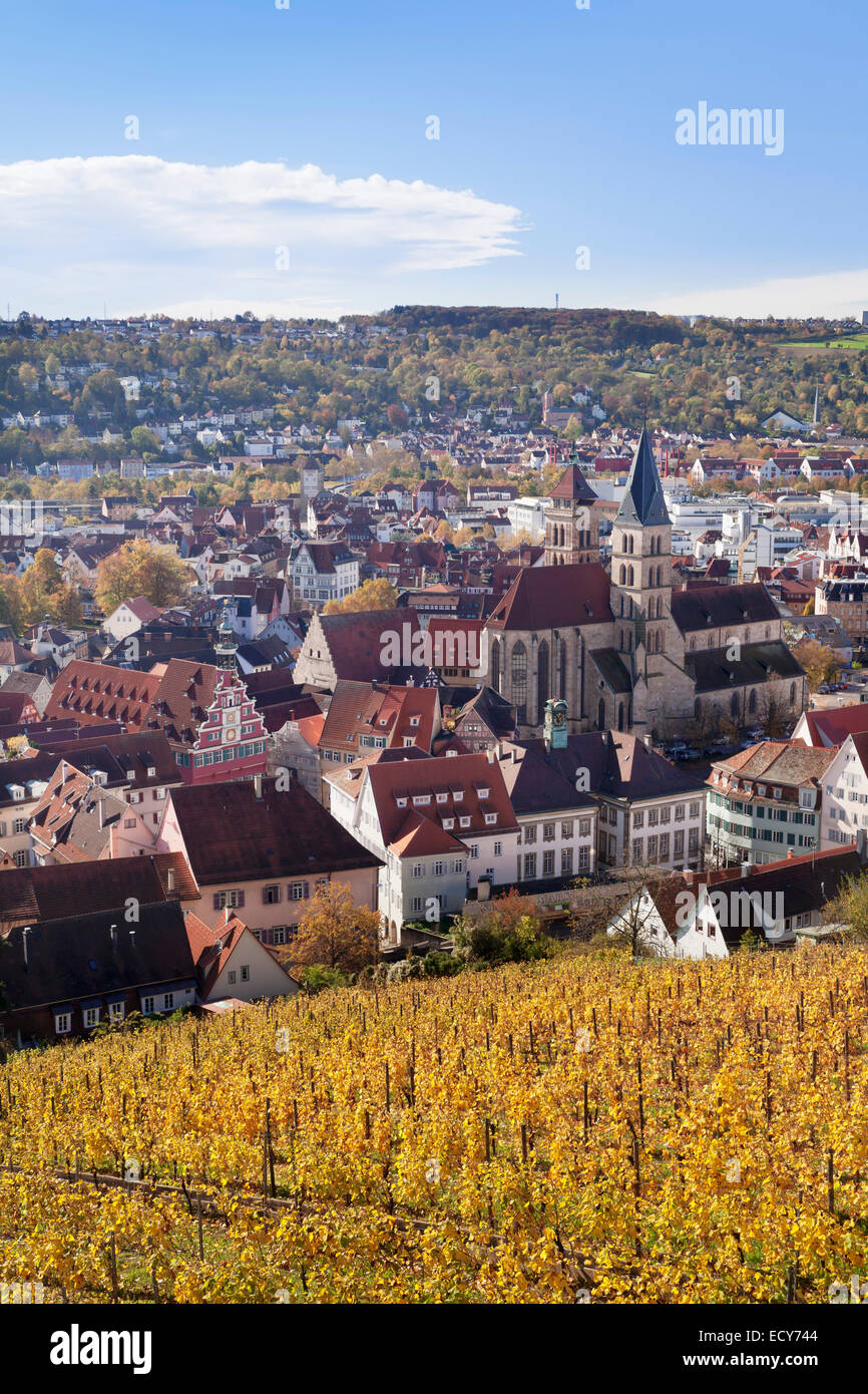 Vue depuis le château sur la vieille ville à l'automne, ESSLINGEN AM NECKAR, Bade-Wurtemberg, Allemagne Banque D'Images