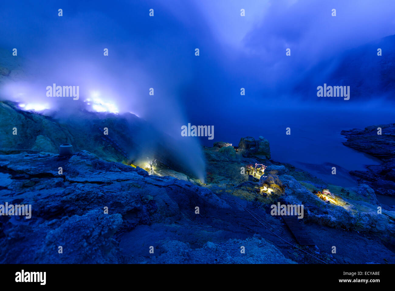 Cratère du volcan Kawah Ijen, Java, Indonésie Banque D'Images