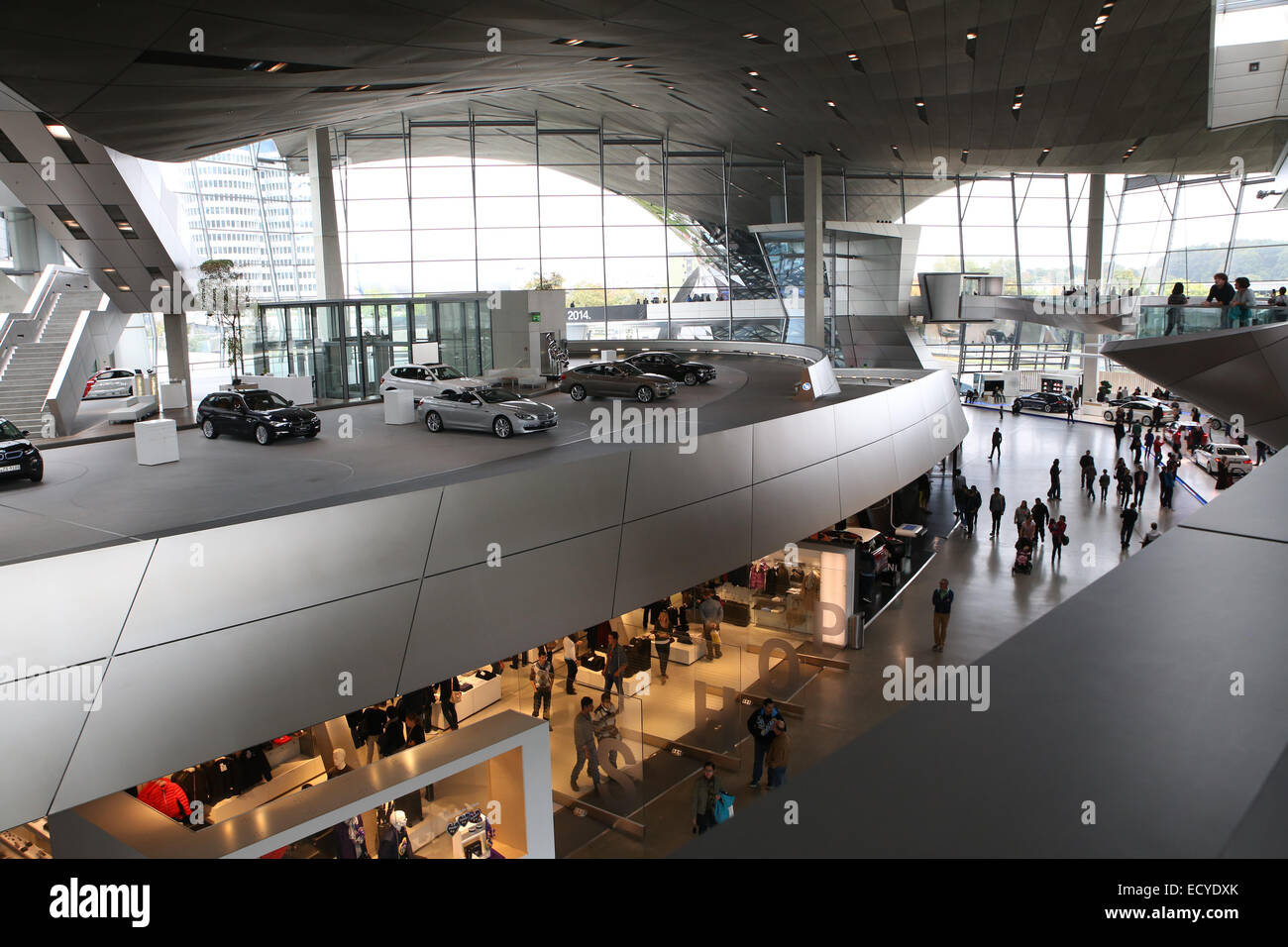 Voiture BMW Munich Allemagne musée d'exposition à l'intérieur Banque D'Images
