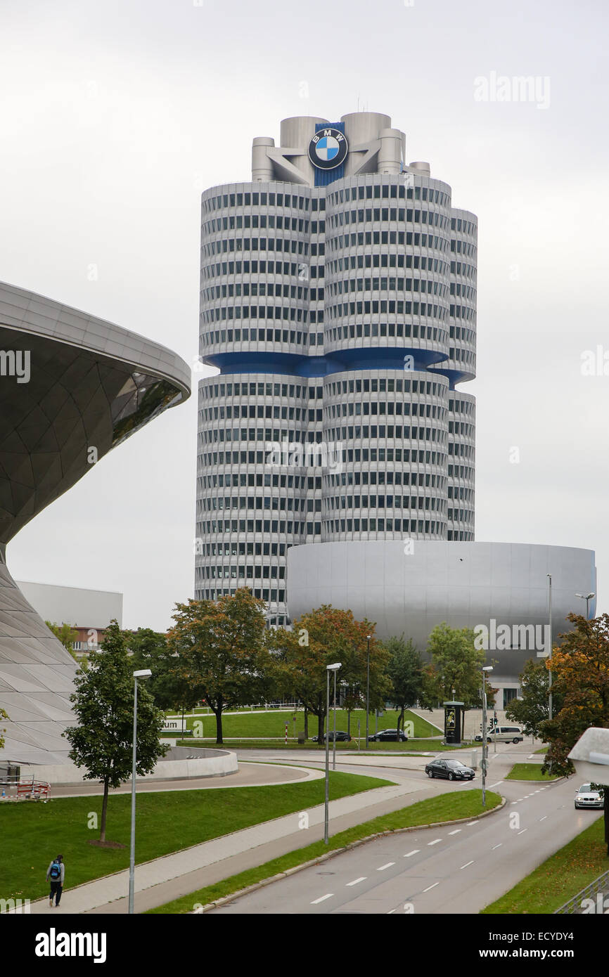 Musée BMW Munich extérieur du bâtiment Banque D'Images