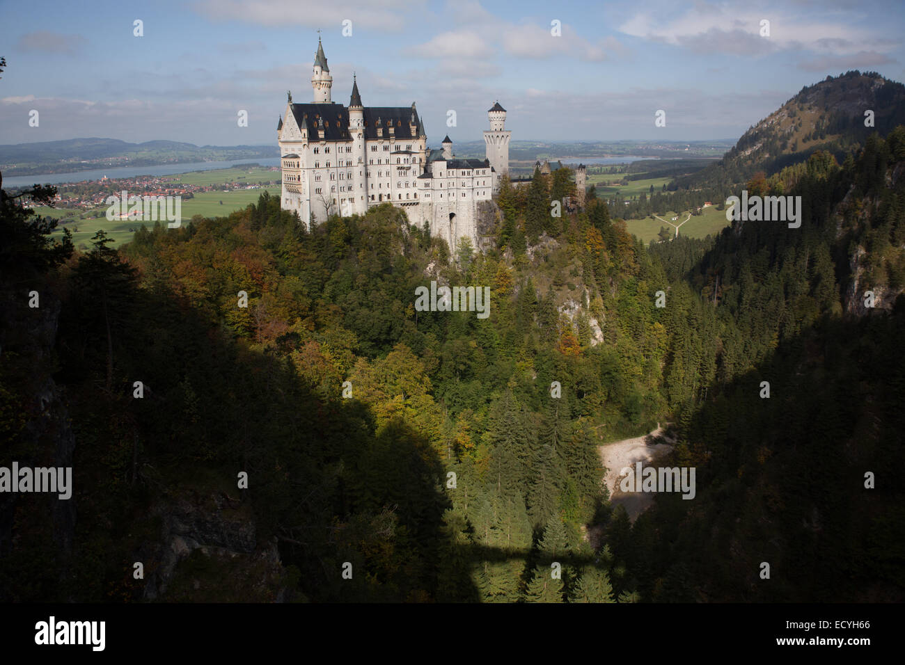 Schloss Neuschwanstein castle exterior Marys bridge view Banque D'Images