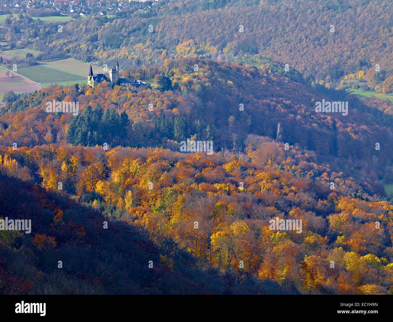 Vue dans la vallée de la Werra avec Rothestein Château et Bad Sooden Allendorf-, Hesse, Allemagne Banque D'Images