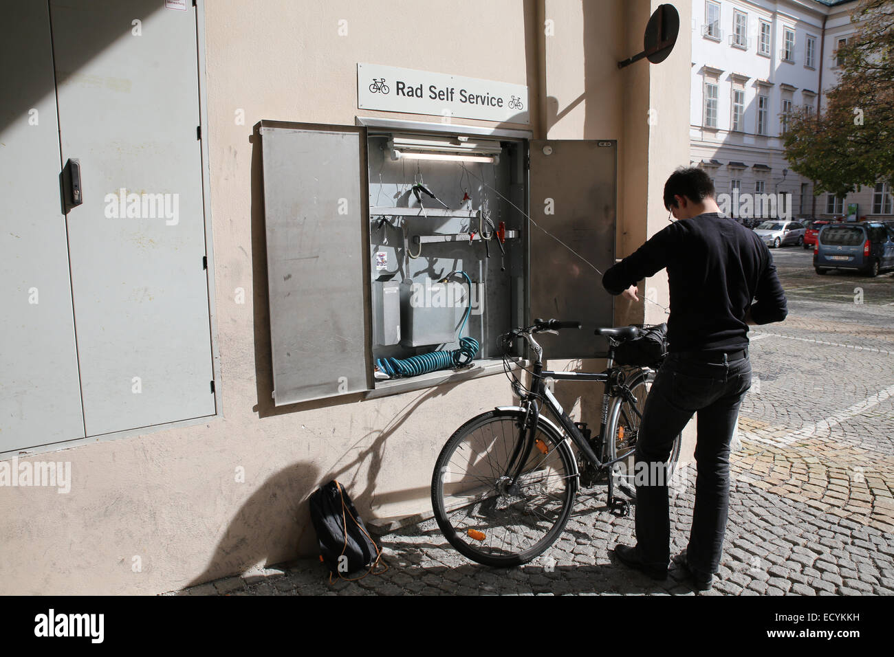 L'outil de réparation de vélo libre-service area Banque D'Images
