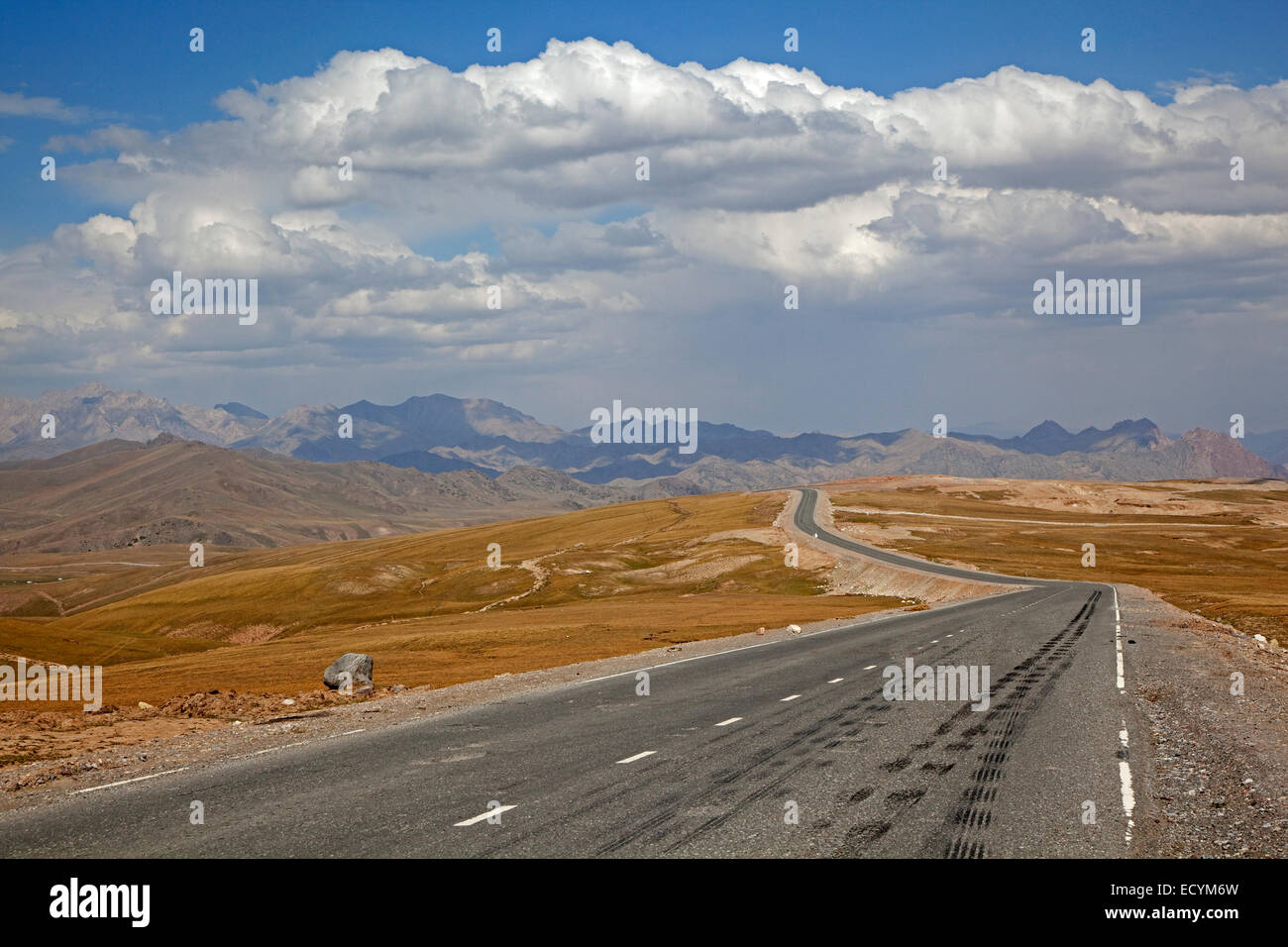 L'Irkeshtam pass, passage de la frontière entre le Kirghizistan et le Xinjiang, Chine Banque D'Images