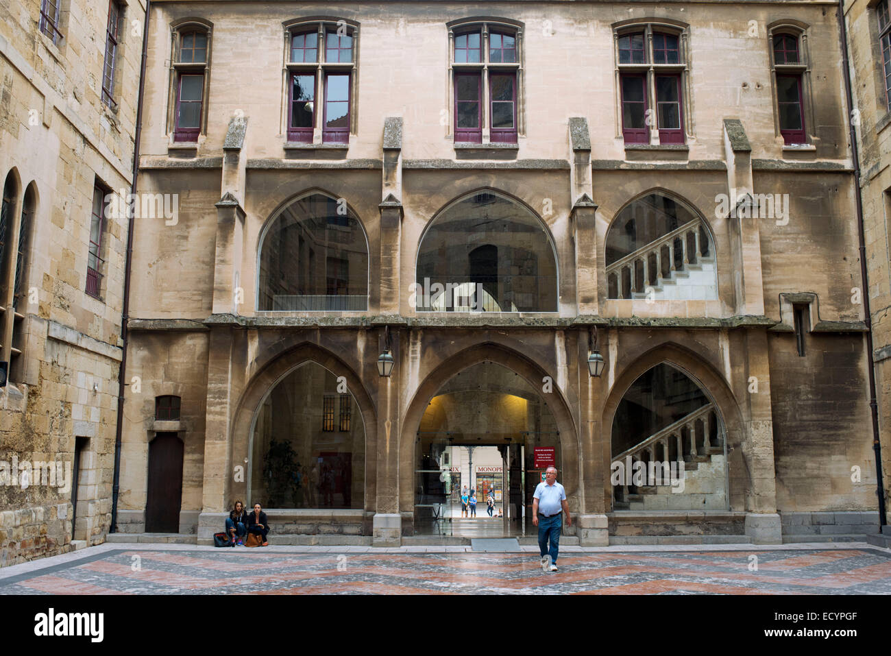 Palais des Archevêques et la Ville de Narbonne. L'Archidiocèse attenant à la cathédrale. La France. L'ancien palais des archevêques Banque D'Images