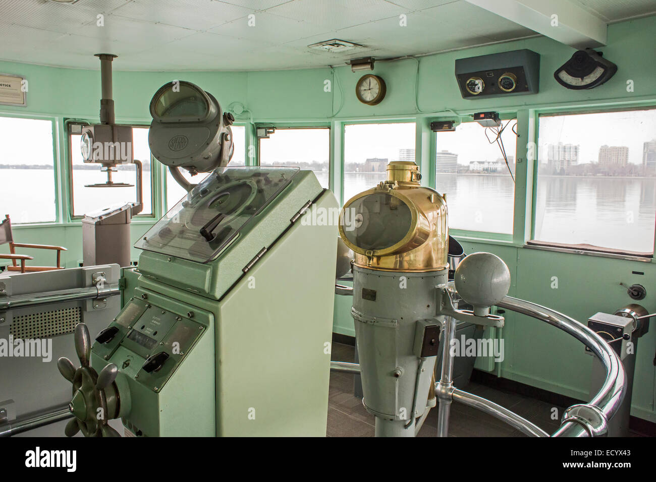 Detroit, Michigan - Le pilote de la maison du SS William Clay Ford, d'un 767 pieds de fret en vrac des Grands Lacs. Banque D'Images