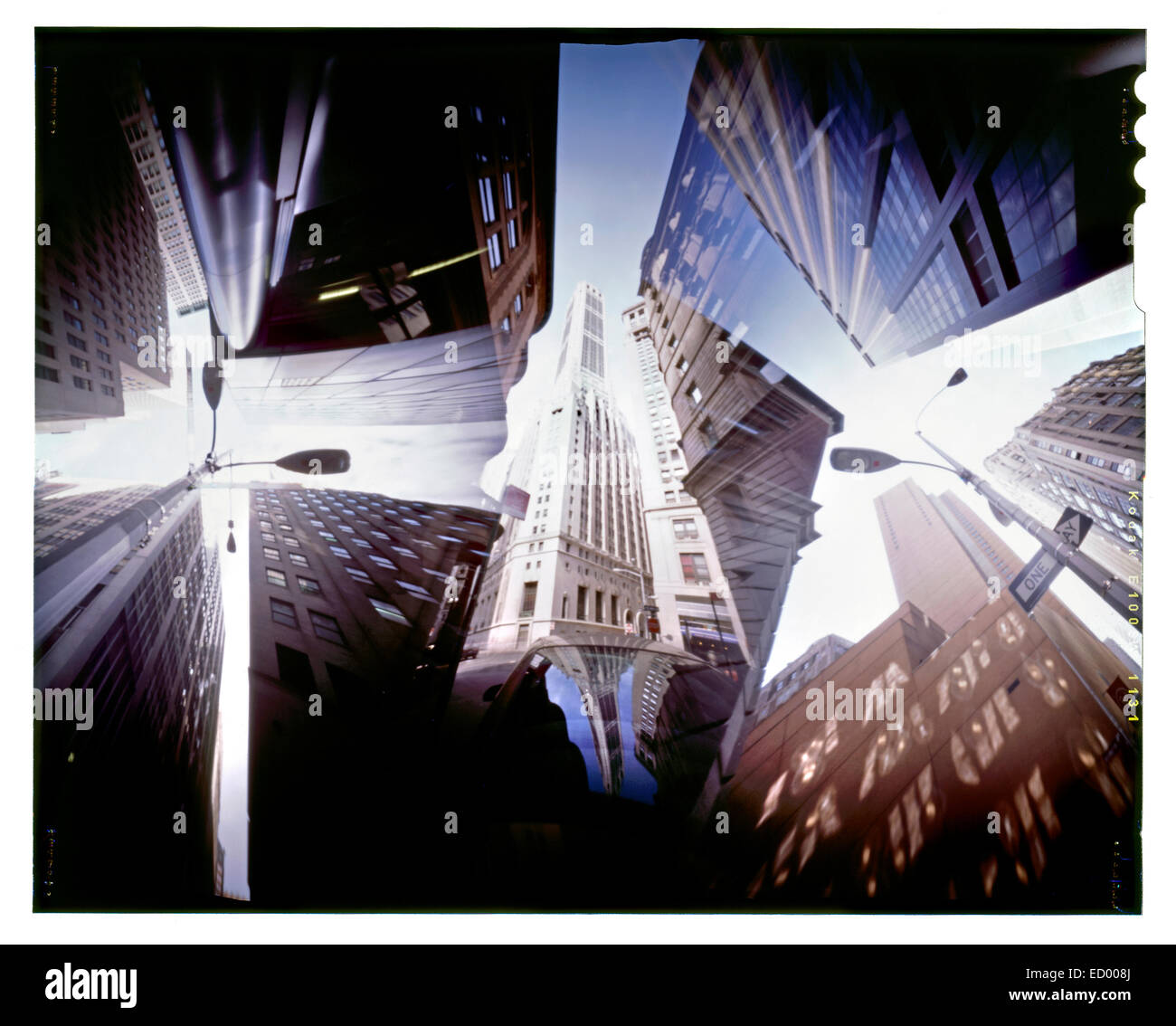 Une image de l'épingle les canyons urbains de Manhattan, New York. Banque D'Images