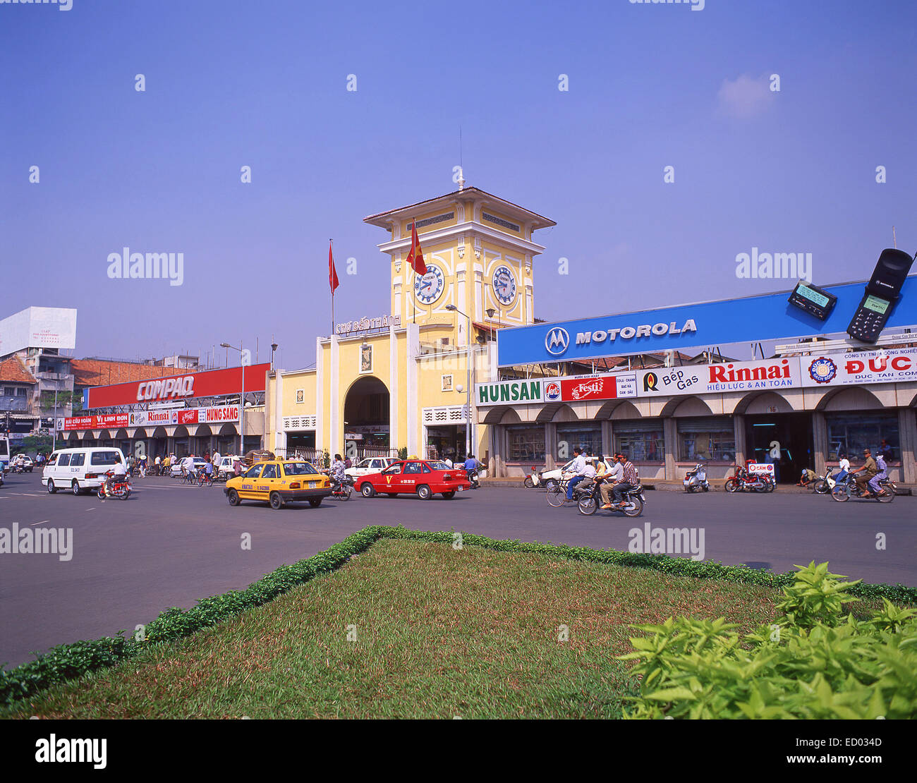 L'entrée du marché, marché de Ben Thanh, Phan Bội Châu, Bến Thành, Ho Chi Minh Ville (Saigon), République socialiste du Vietnam Banque D'Images