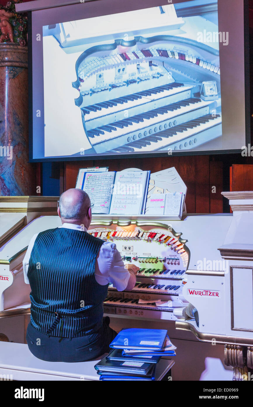 L'Angleterre, dans le Yorkshire, Filey, la Collection de Scarborough Fair, organiste à l'orgue Wurlitzer Vintage Banque D'Images