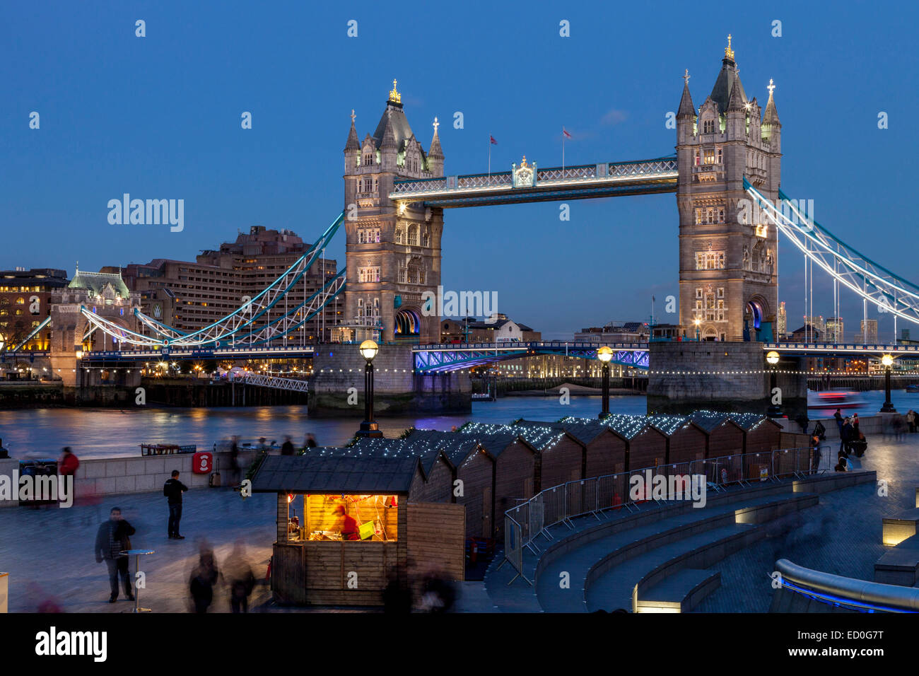 Plus de Marché de Noël de Londres et la Tour de Londres, Londres, Angleterre Banque D'Images