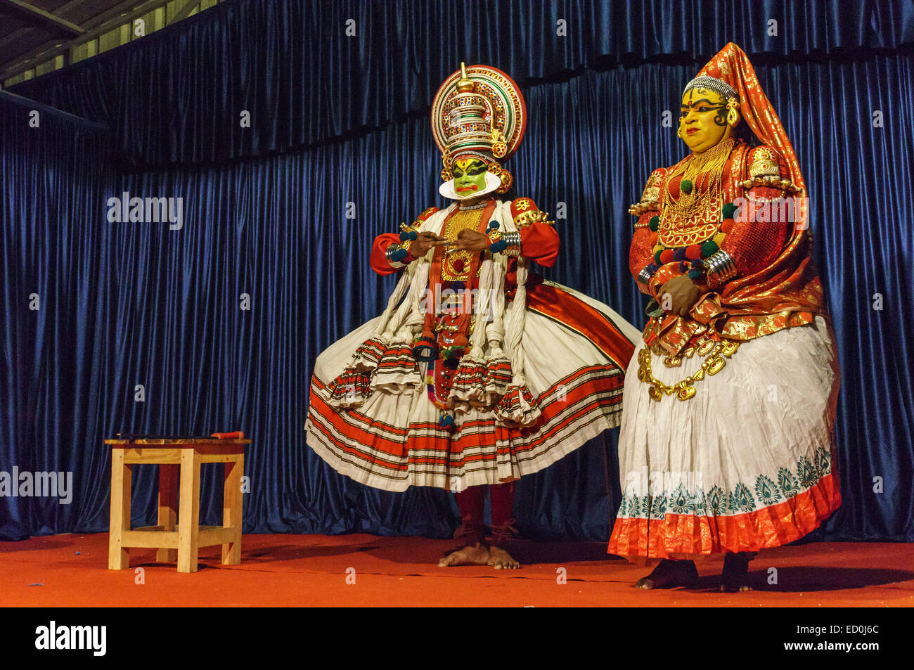 Kerala, Inde - Thekkady. Kathakali hindou-mime spectacle de danse. Banque D'Images