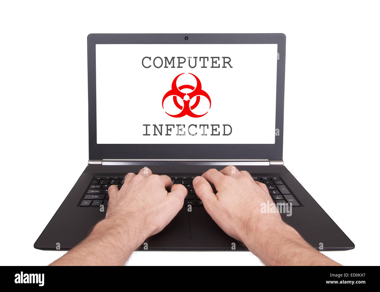 L'homme travaillant sur ordinateur portable, ordinateur infecté, isolé Banque D'Images
