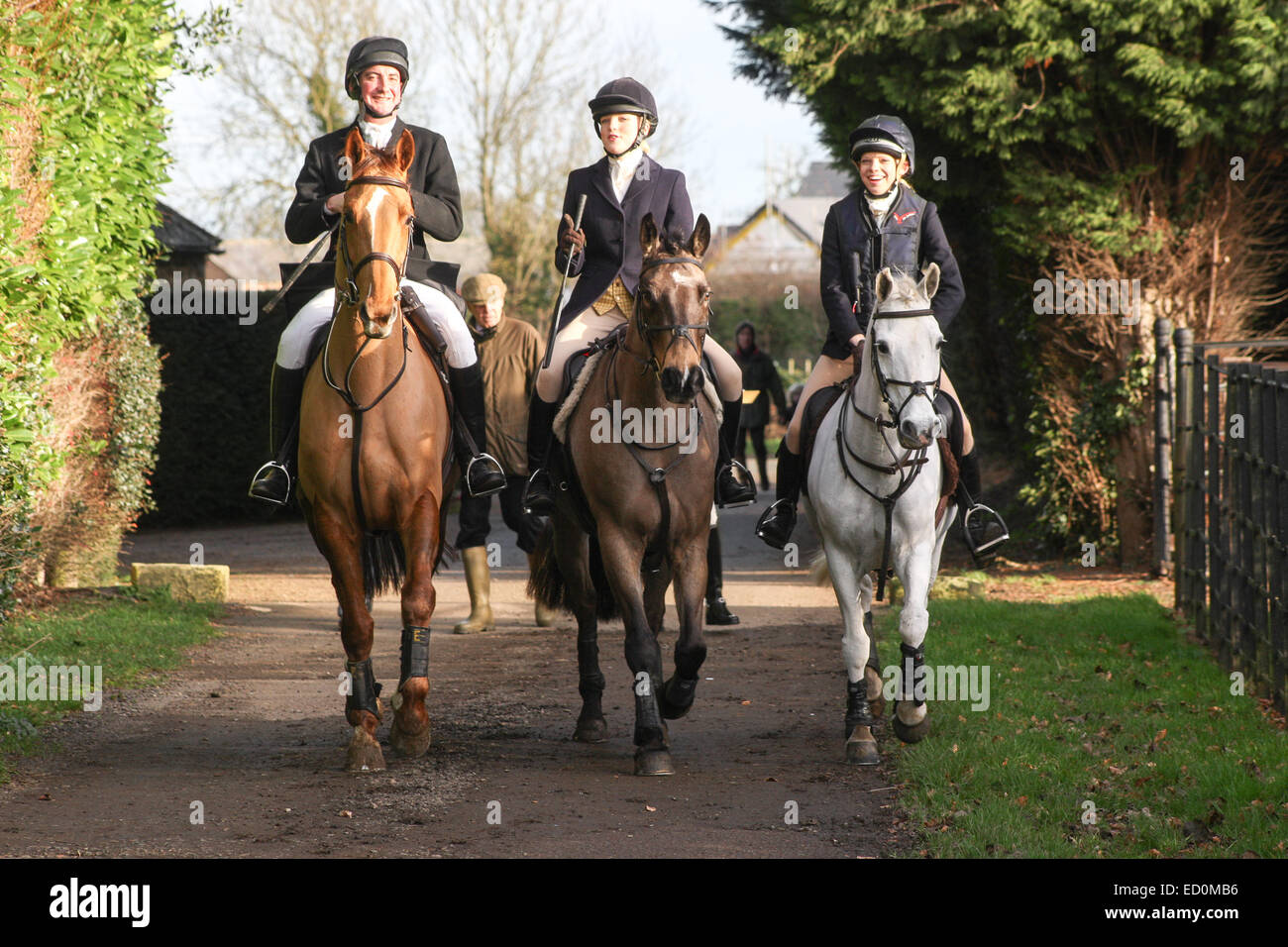 Oakham, Rutland, UK. 23 déc 2014. Canada adeptes de la chasse pour l'arrivée Cottesmore rencontrez tenu dans le village de Barleythorpe près de Oakham, Rutland, England Crédit : Jim Harrison/Alamy Live News Banque D'Images