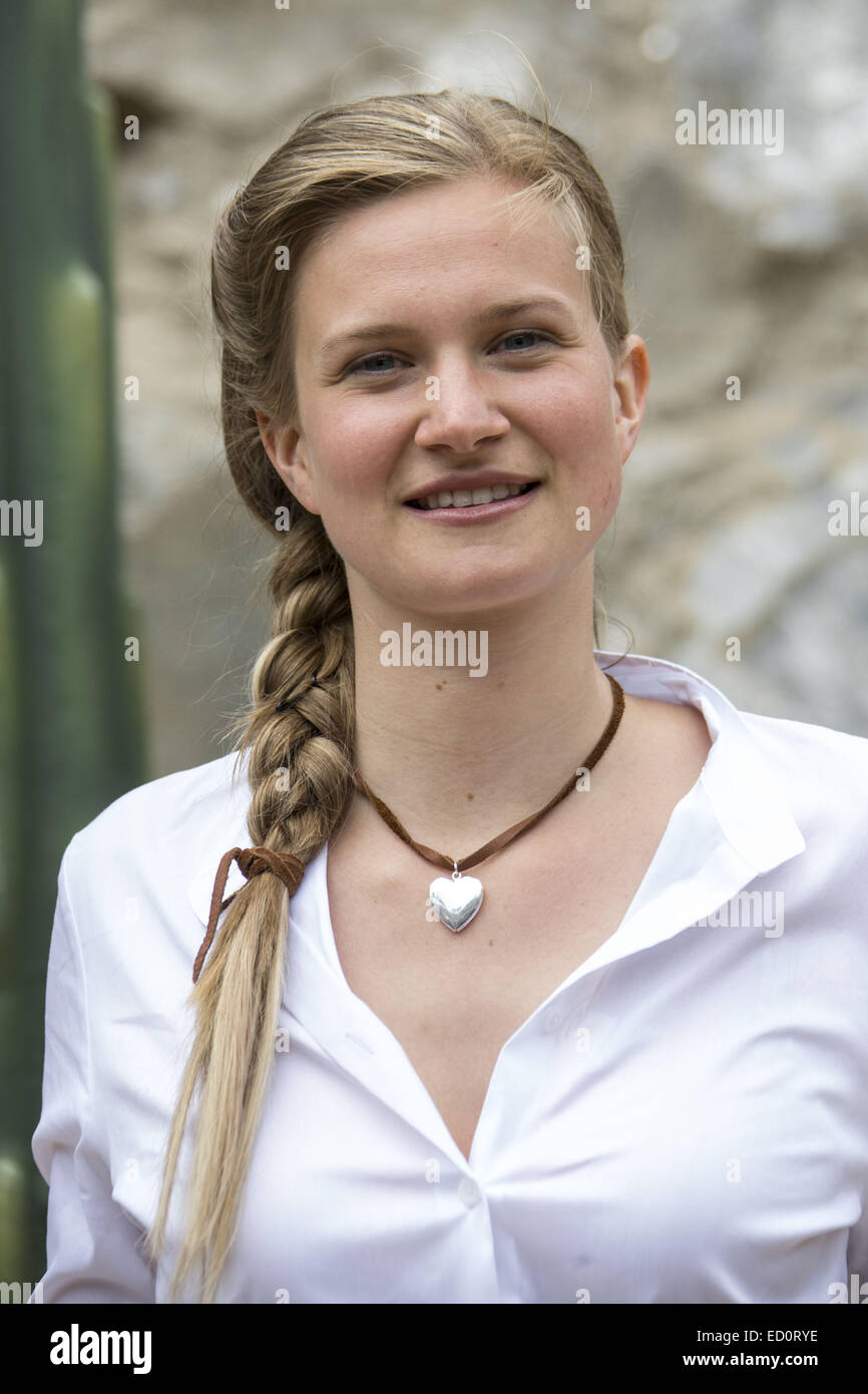 Aperçu de la nouvelle pièce Unter Geiern – Der Geist des Llano Estacado“ à l'amphithéâtre Freilichttheater am Kalkberg dans le cadre de la 63ème édition annuelle de Karl-May-Festspiele Avec: Heidrun Fiedler Où: Hambourg, Allemagne Quand: 20 juin 2014 Banque D'Images