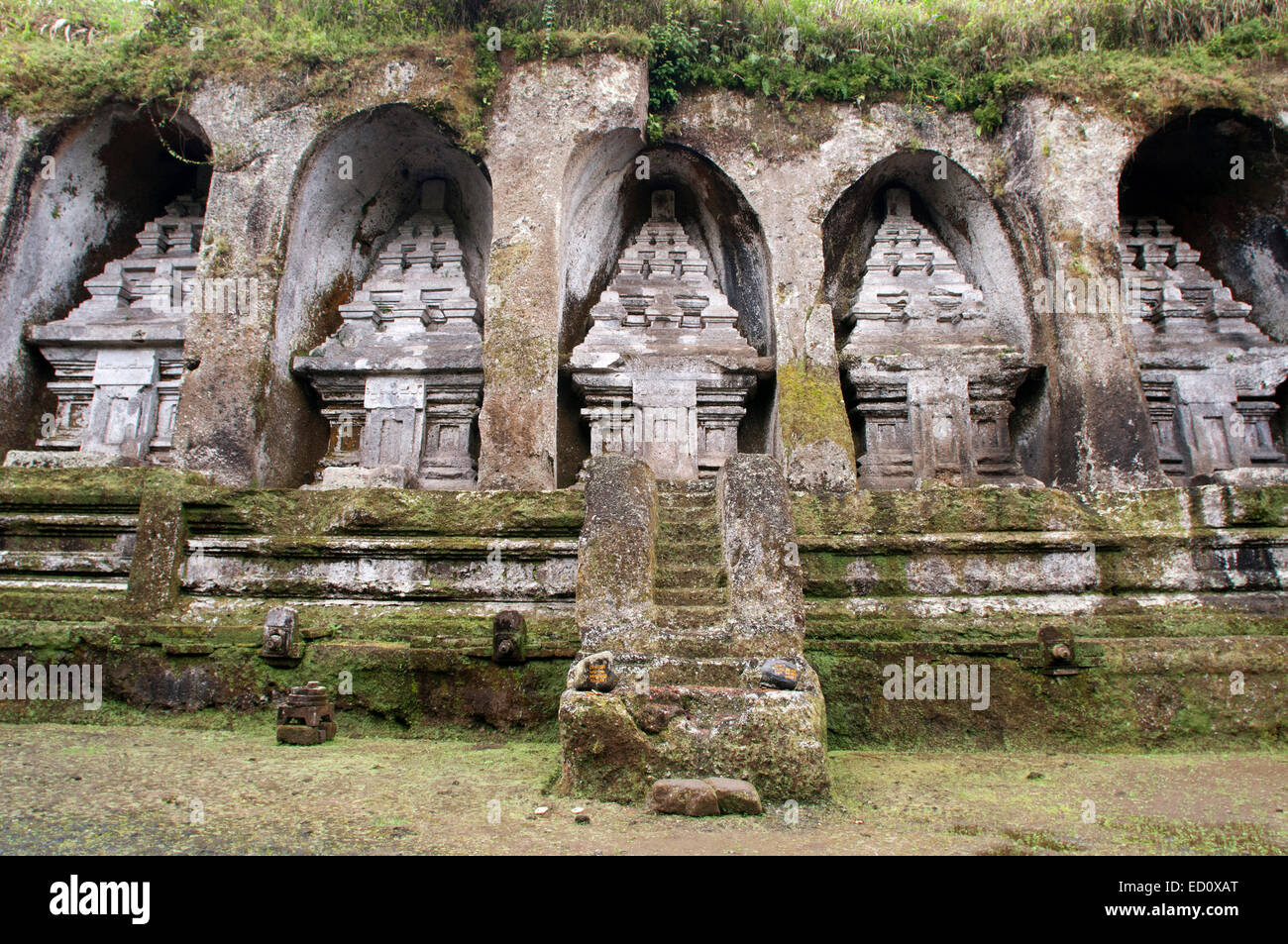 L'INDONÉSIE, Bali, Ubud, près de Tampaksiring, Temple de Gunung Kawi. Tirtha Empul Temple est un temple hindou situé dans une vallée entre Banque D'Images