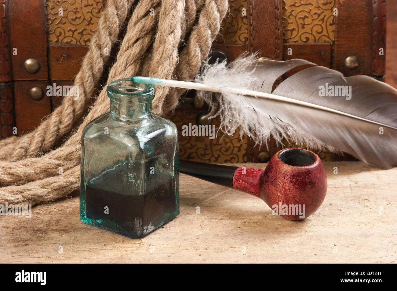 Ancienne pipe et encrier, still life Banque D'Images