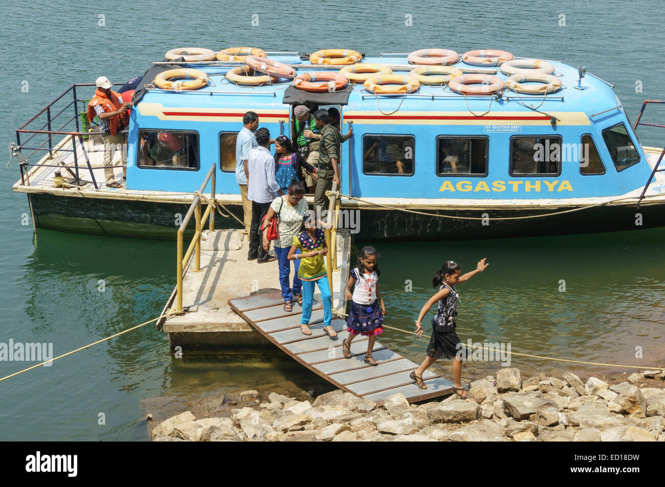 Kerala, Inde - Neyyar Wildlife park, réserve de nature et de barrage. Voyage en bateau. Banque D'Images