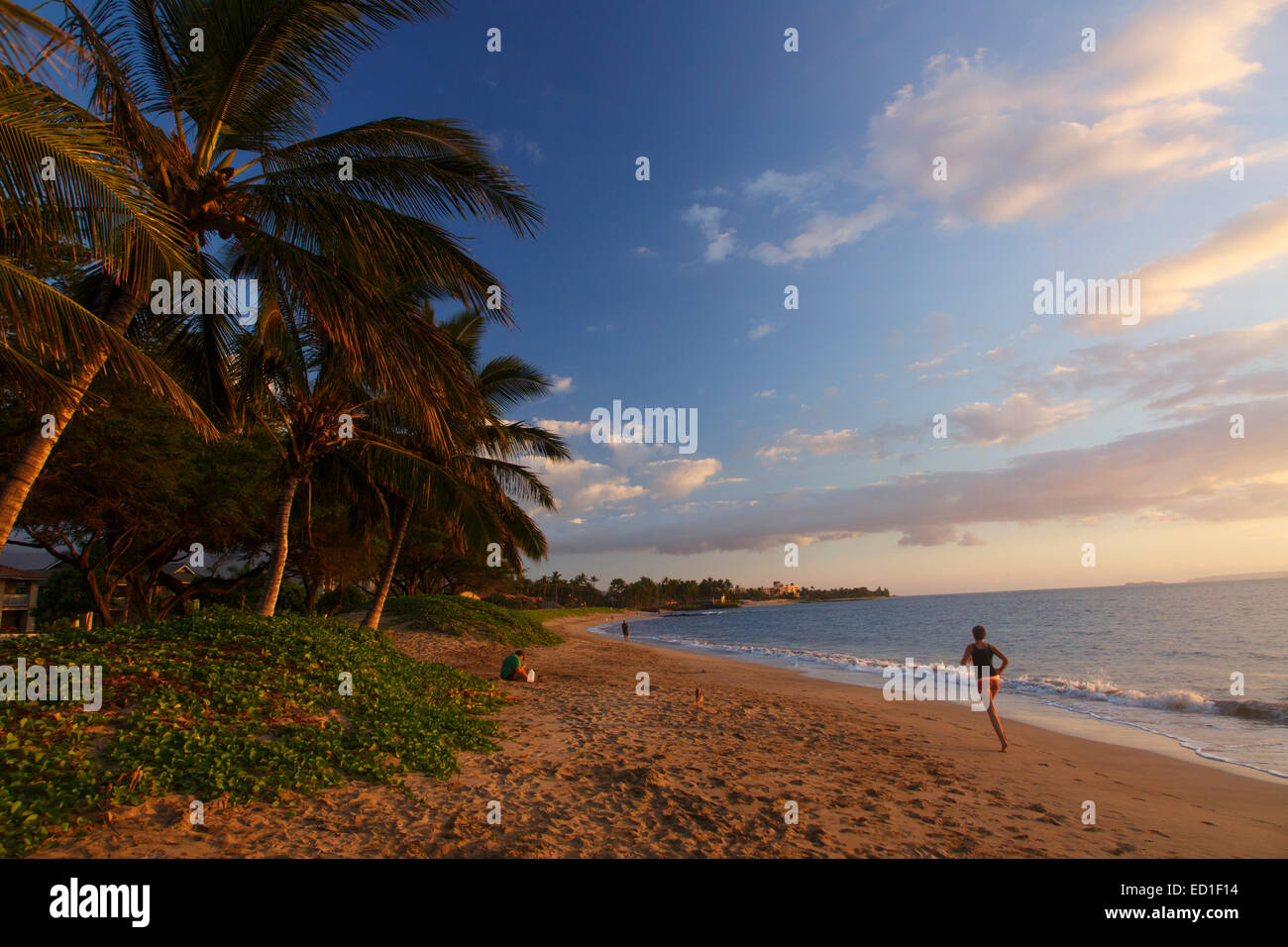 Coucher du Soleil de Mai Poina 'oe La'u Beach Park, Maui, Hawaii.Maui, Hawaii. Banque D'Images