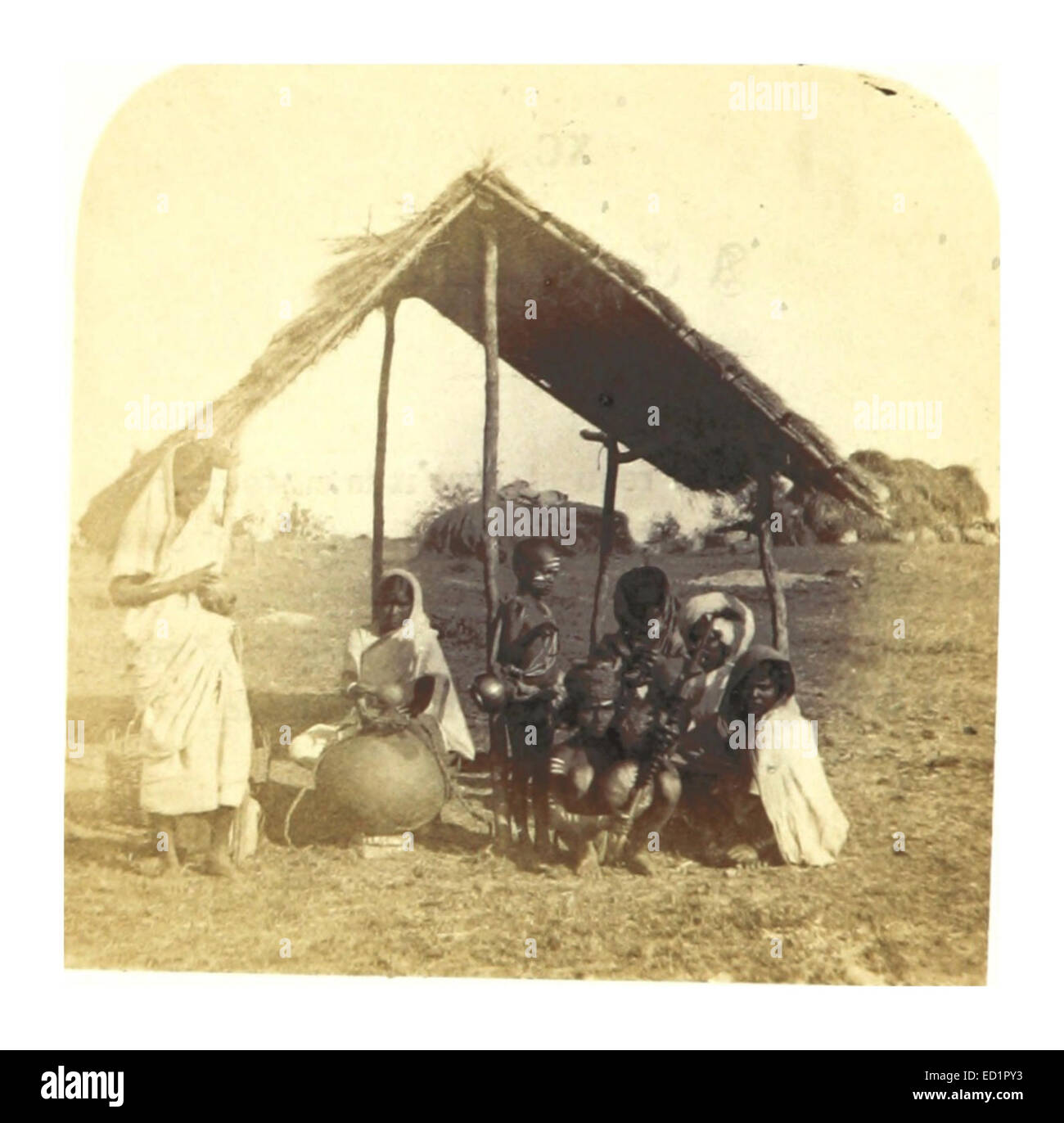 La page 380 de *Weld (1862)* montre une scène d'un tiroir-tourelle aiguisant son couteau en Inde, capturant un moment de vie traditionnelle et de travail pendant la période coloniale britannique. Banque D'Images