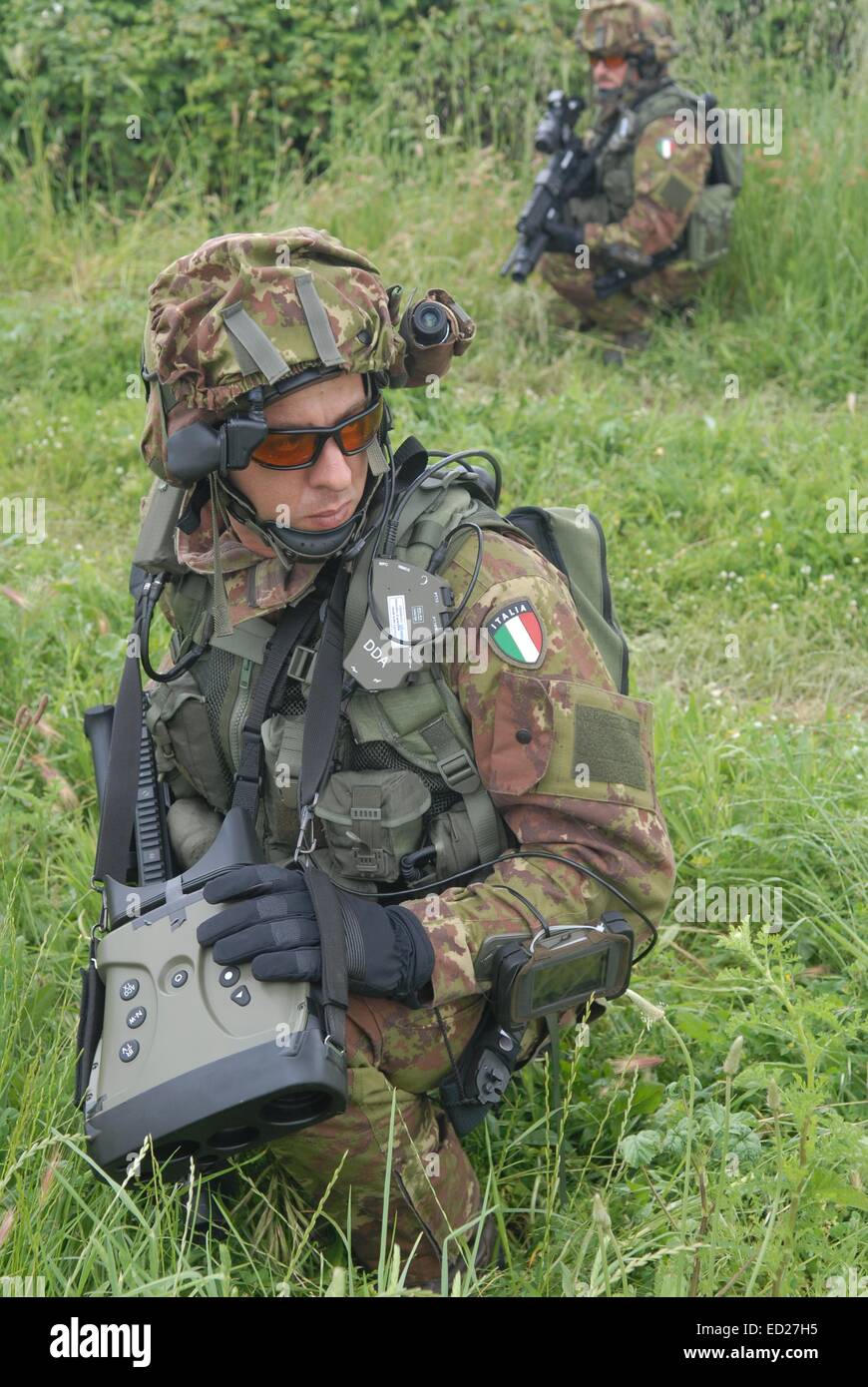 Ialian armée, le soldat du futur avec de nouveaux équipements — free download