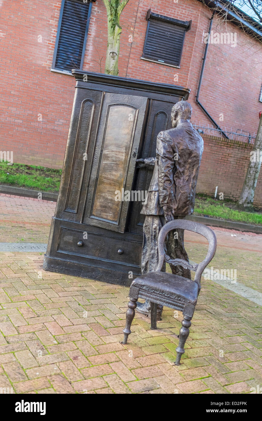 C S Lewis sculpture à Holywood Arches dans l'est de Belfast, en Irlande du Nord Banque D'Images