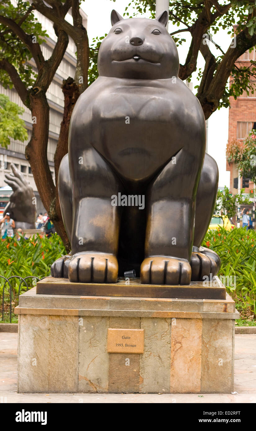 animal-the-cat-by-fernando-botero-banque-de-photographies-et-d-images