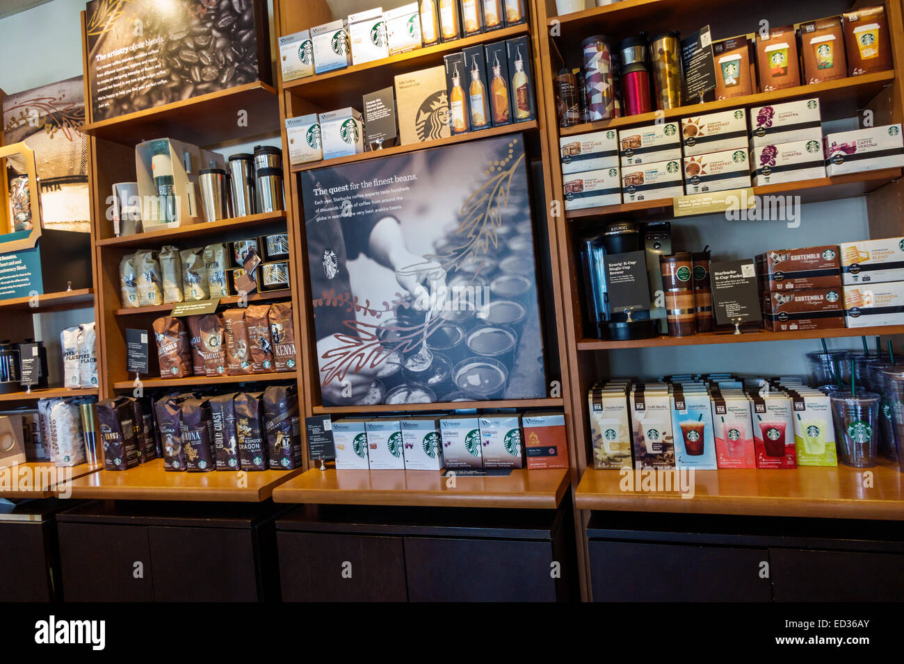 Springfield Illinois, Starbucks Coffee, Barista, café, intérieur intérieur, étagères, solde de présentation IL140904002 Banque D'Images