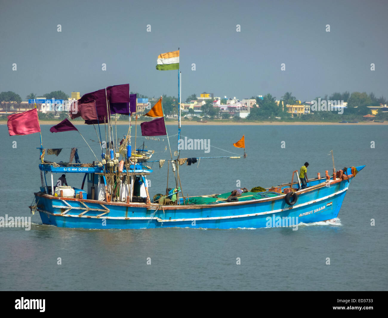 Vieux bois fishingboat en mer à diu Gujarat Inde Banque D'Images