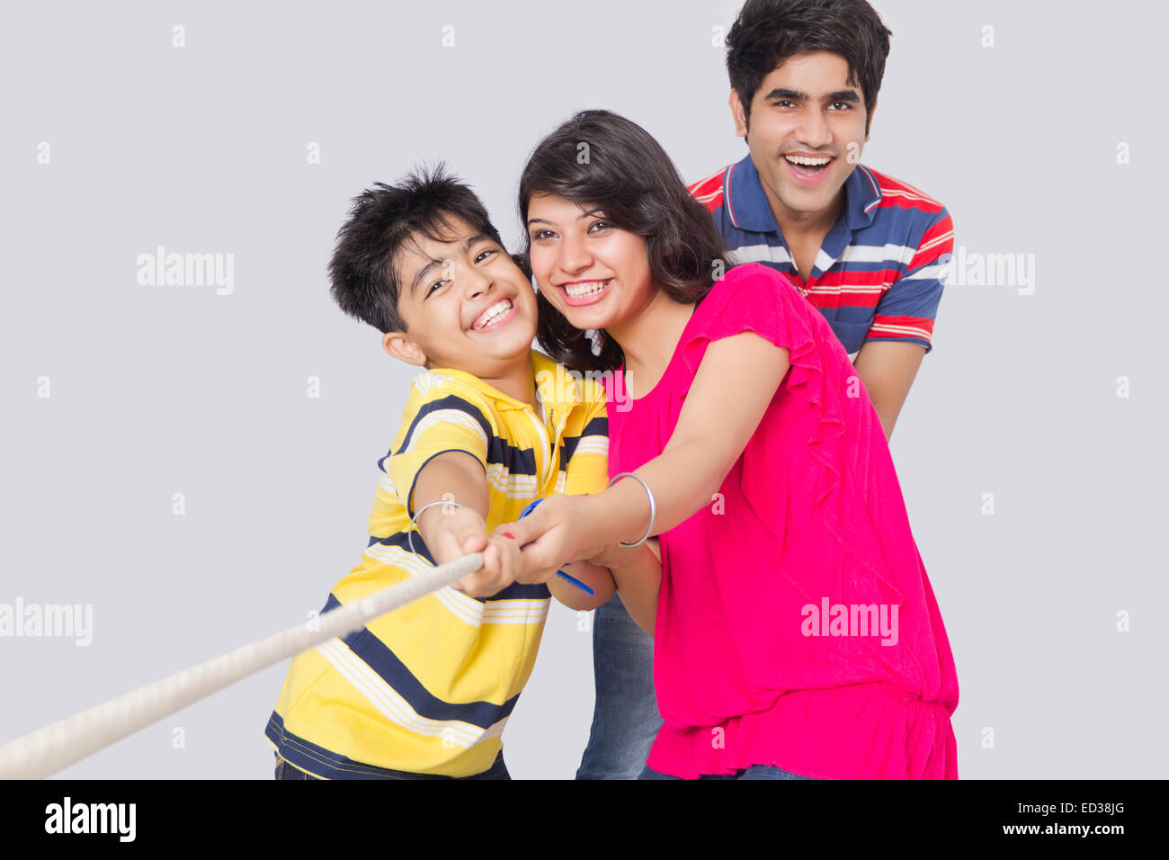 Les parents indiens et son remorqueur de la guerre Banque D'Images