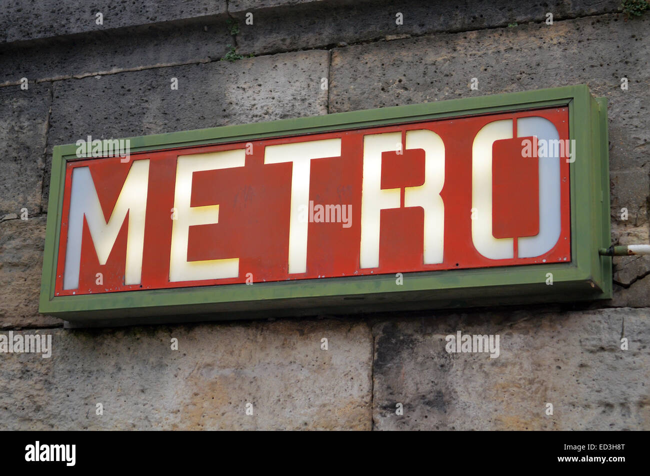 Signe de métro à Paris Banque D'Images