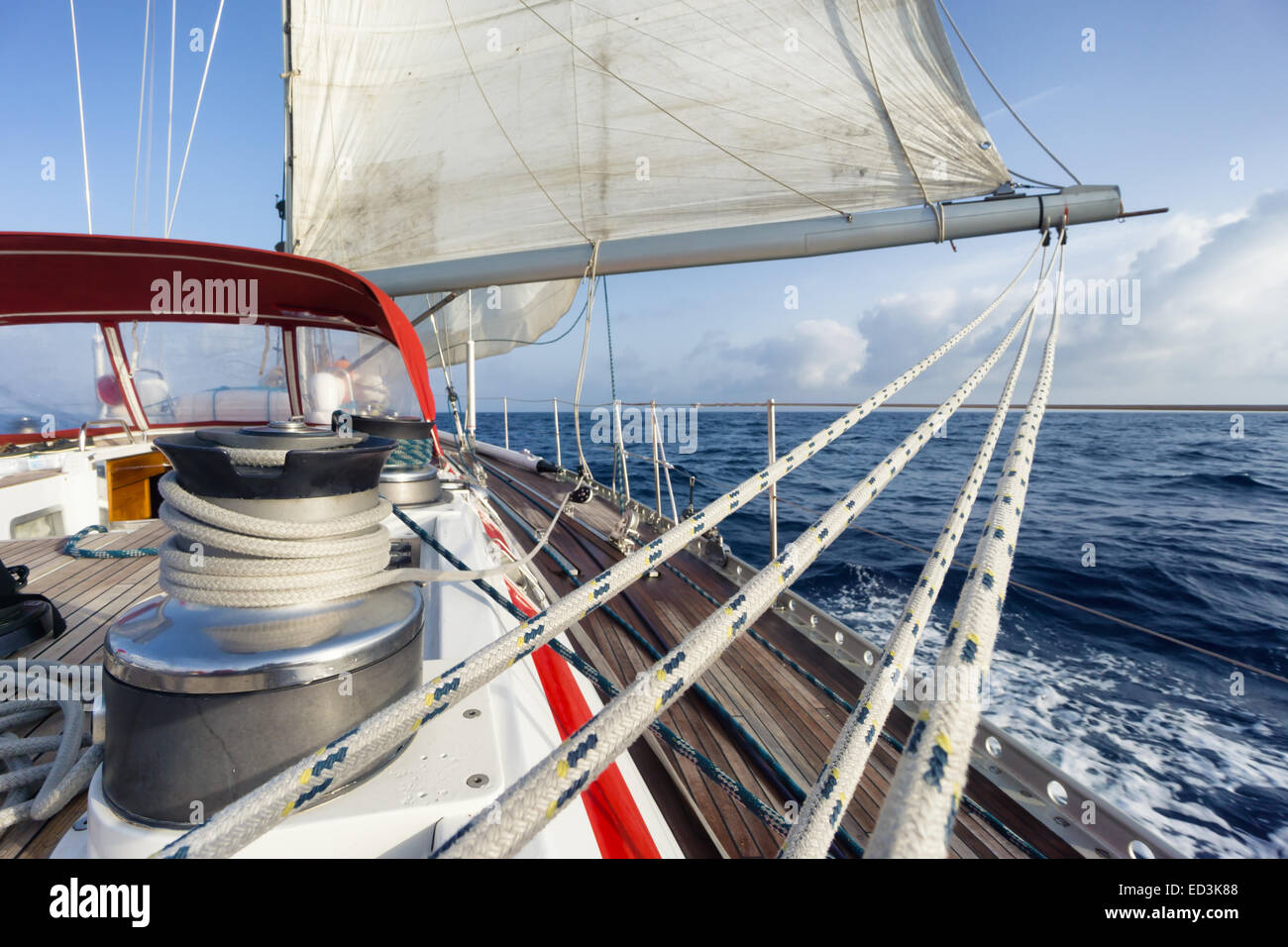 Sur la corde de la voile en navigation Banque D'Images