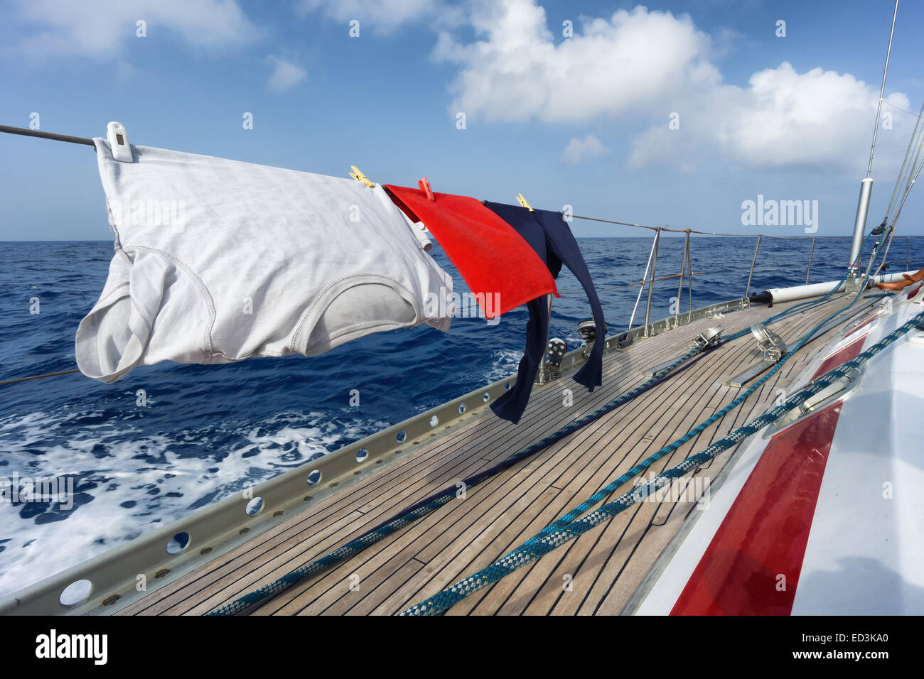 Drôle d'étendage sur le voilier Banque D'Images