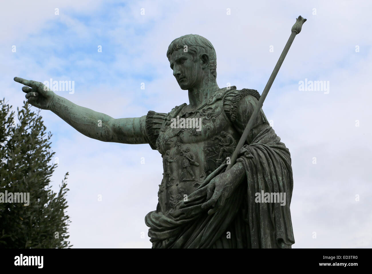 Statue en bronze de l'empereur Nerva (AD 30 AD-98). Forum d'Auguste. Rome. L'Italie. Détail. Banque D'Images