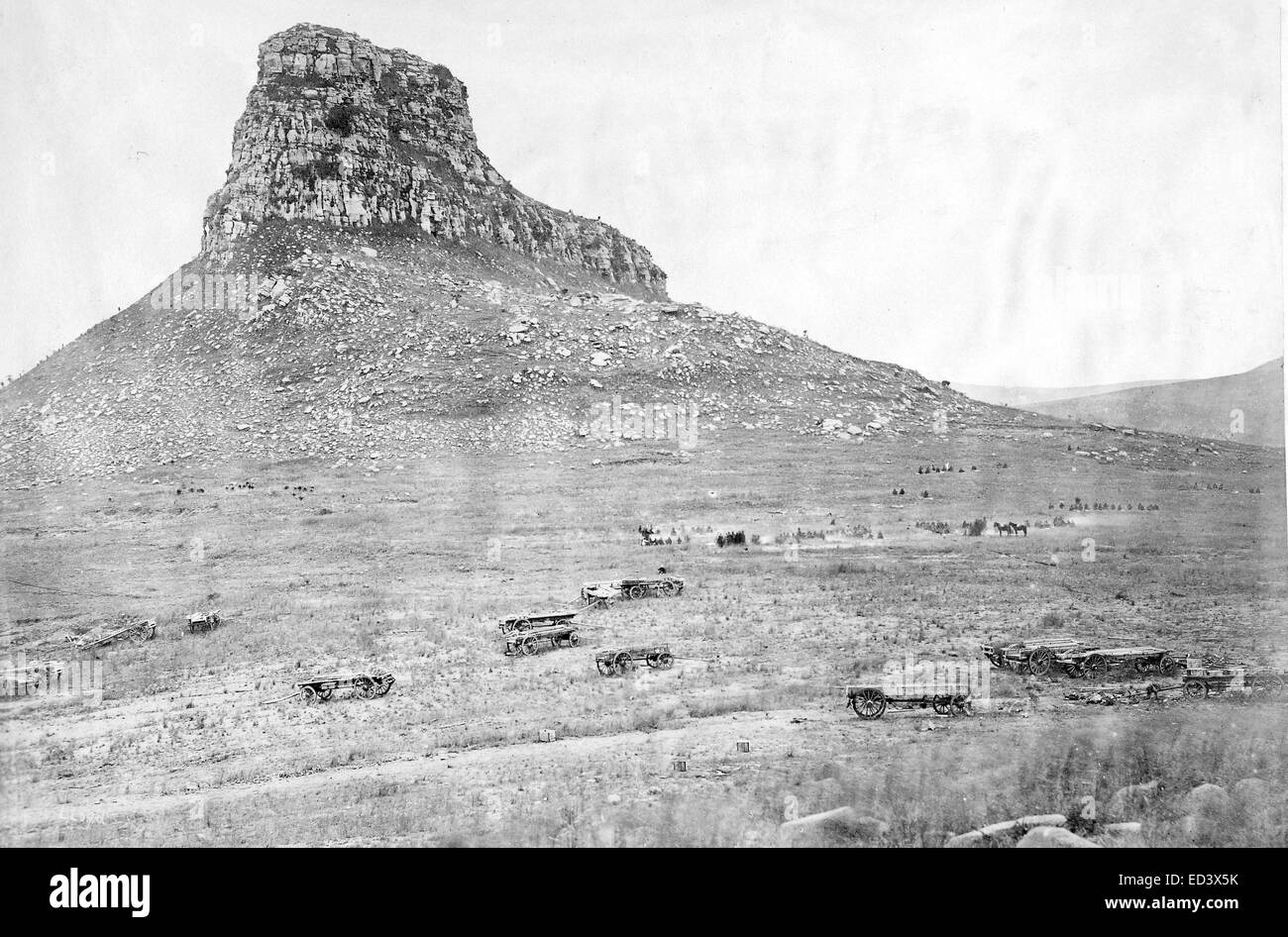 GUERRE DE ZULU champ de bataille d'Isandlwana peu après la célèbre bataille montrant des wagons d'approvisionnement abandonnés Banque D'Images