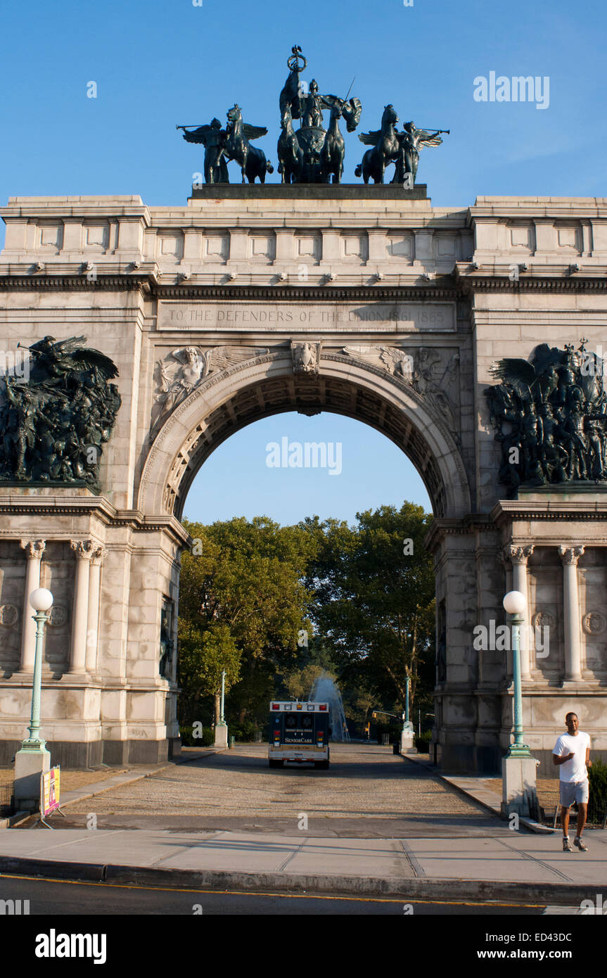Grand Army Plaza. NYC. Grand Army Plaza comprend l'angle nord et l'entrée principale de Prospect Park dans le quartier de B Banque D'Images Grand Army Plaza. NYC. Grand Army Plaza comprend l'angle nord et l'entrée principale de Prospect Park dans le quartier de B Banque D'Images