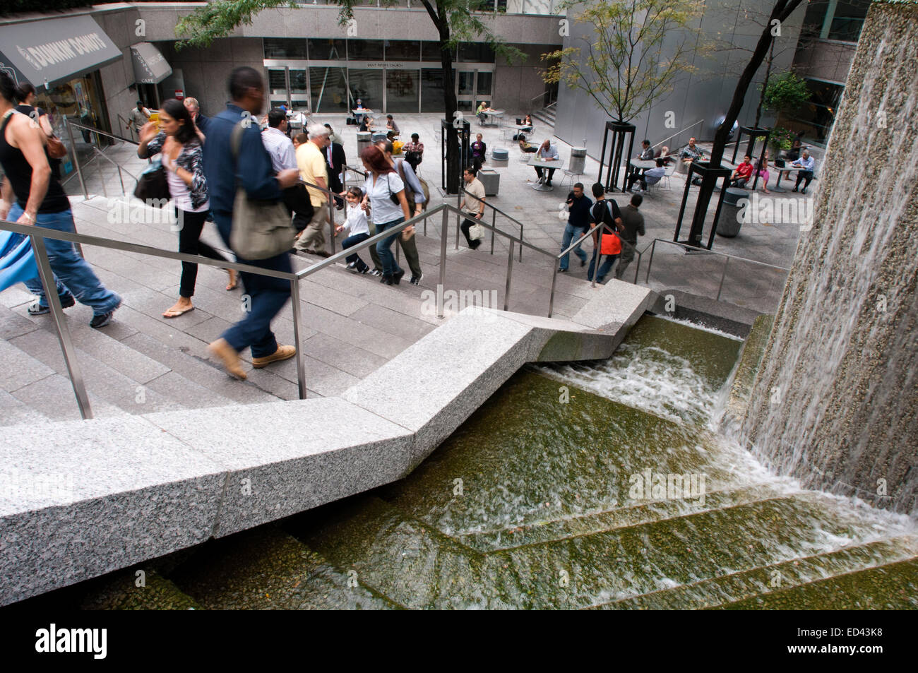Plus d'Uptown, le Citigroup Center dispose de deux niveaux de l'espace public, avec beaucoup de commodités : restaurants, Tables, toilettes et Banque D'Images