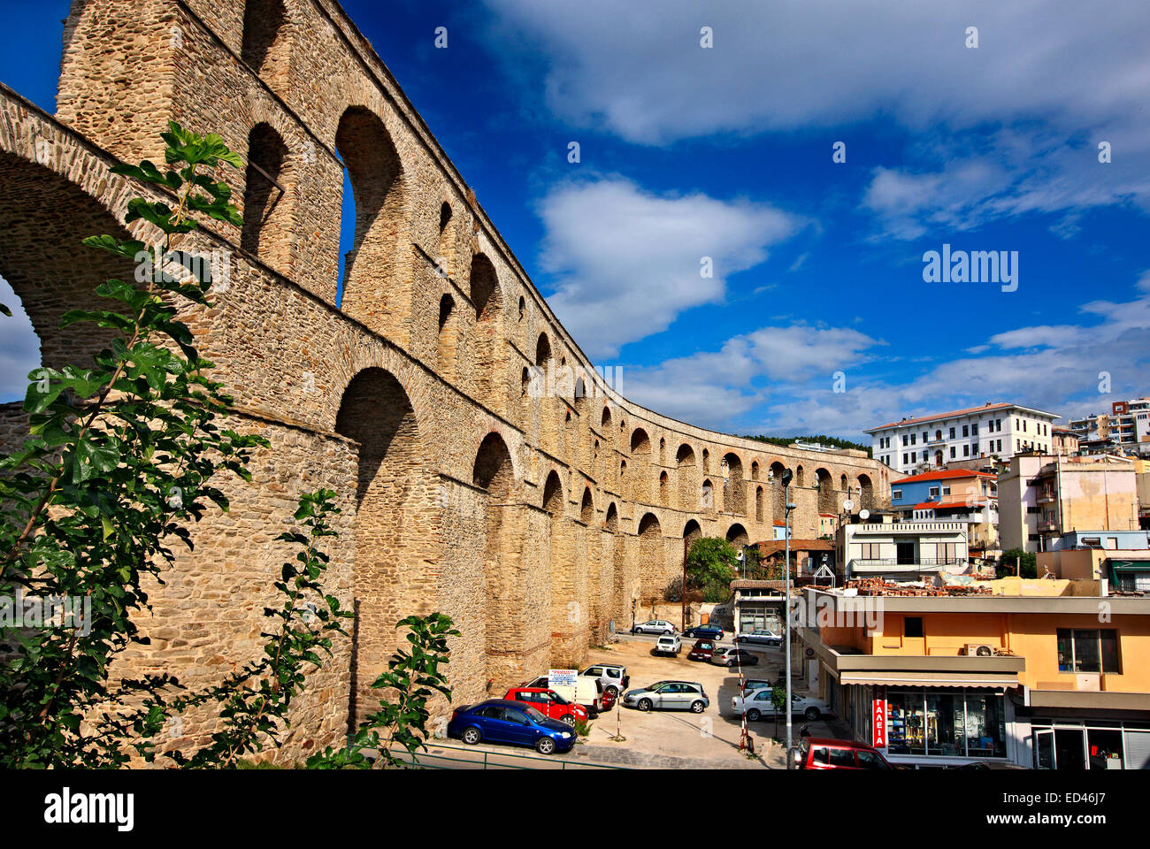 L '62164' ( ='arches"), le célèbre aqueduc de la ville de Kavala, Macédoine, Grèce. Banque D'Images