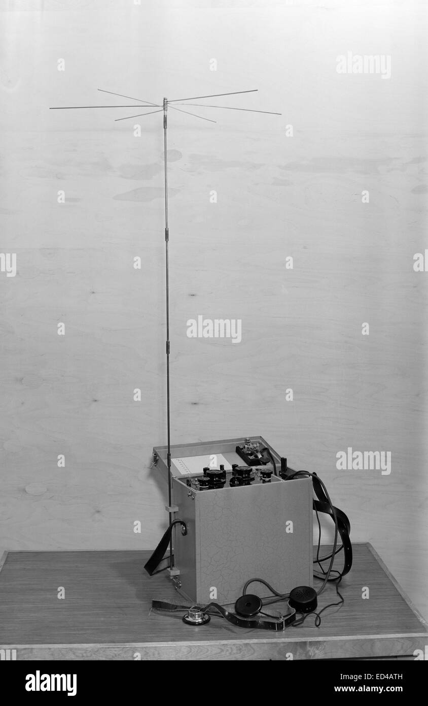 La radio à ondes courtes au téléphone réalisées dans l'atelier d'Yleisradio, ca 194015464875916o Banque D'Images