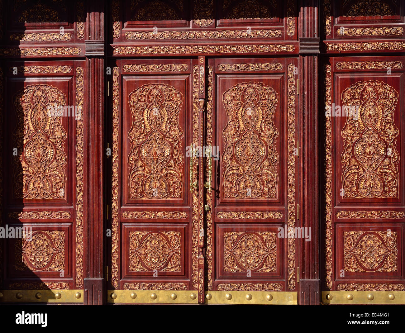 Porte en bois avec l'Ouzbek fretwork floral Banque D'Images