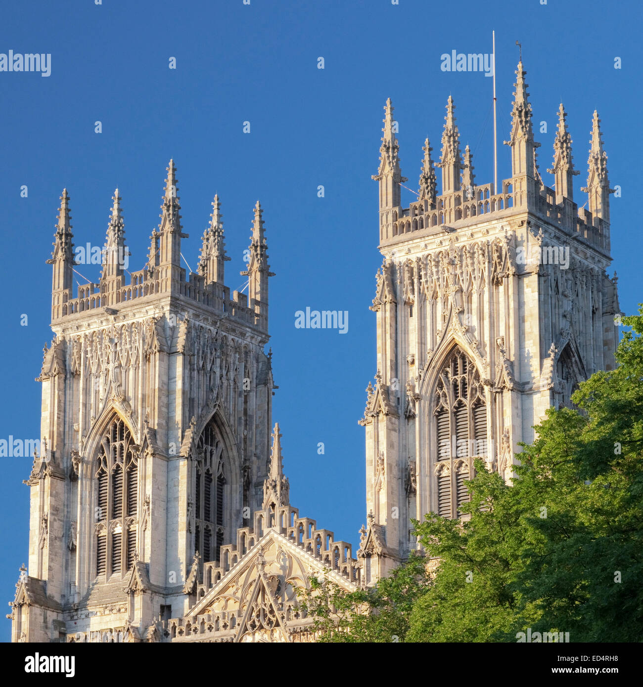York Minster clochers, North Yorkshire, Angleterre. Banque D'Images