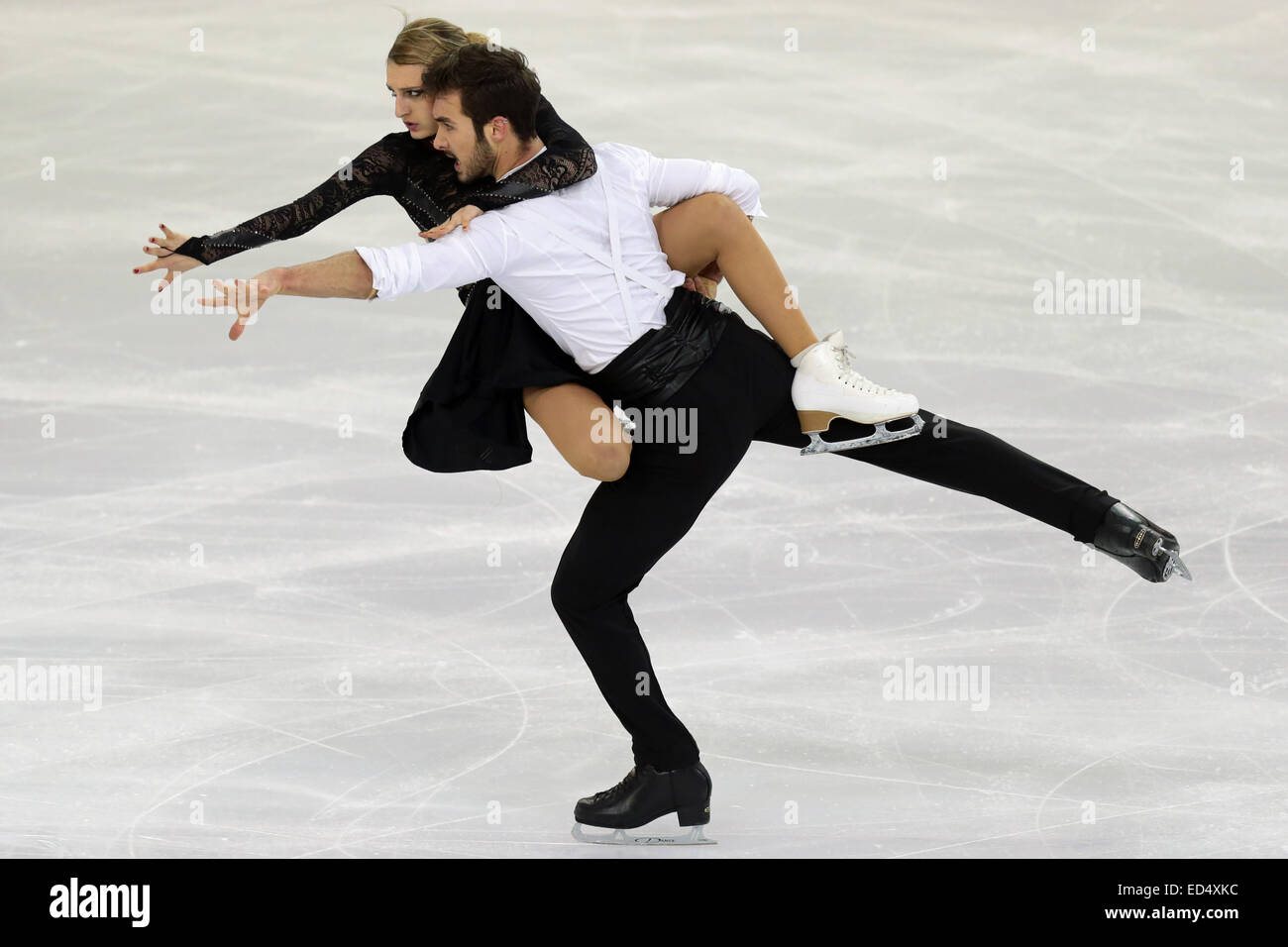 Barcelone, Espagne. Dec 12, 2014. ISU Grand Prix of Figure Skating Final 2014. Picture Show Gabriella Papadakis et Guillaume Cizeron (FRA) au cours de danse sur glace, programme de danse court. © Plus Sport Action/Alamy Live News Banque D'Images