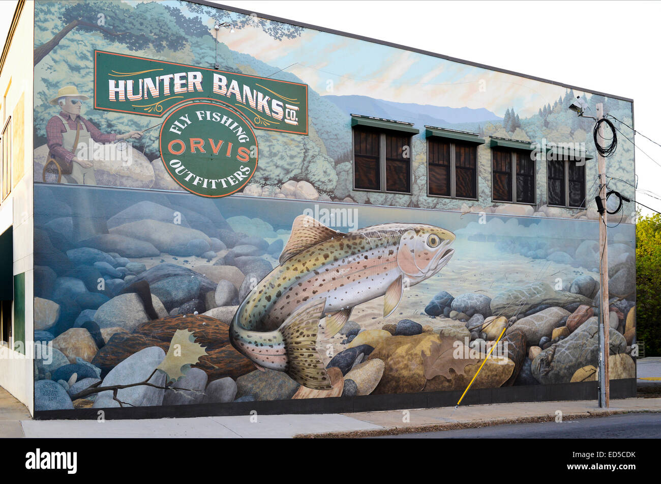 Hunter Banques, Orvis Outfitters, la truite, la pêche à la mouche murale est un point de repère à Asheville, NC Banque D'Images