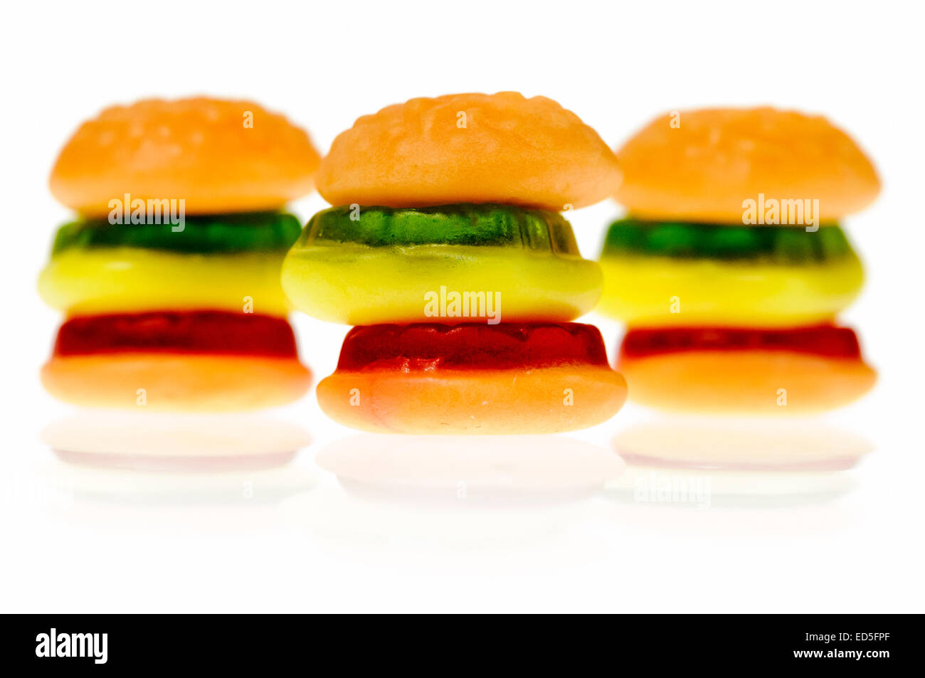 Trolli-burgers, des bonbons gommeux qui ressemblent à des hamburgers, faite par le Ferrara Candy Company Banque D'Images