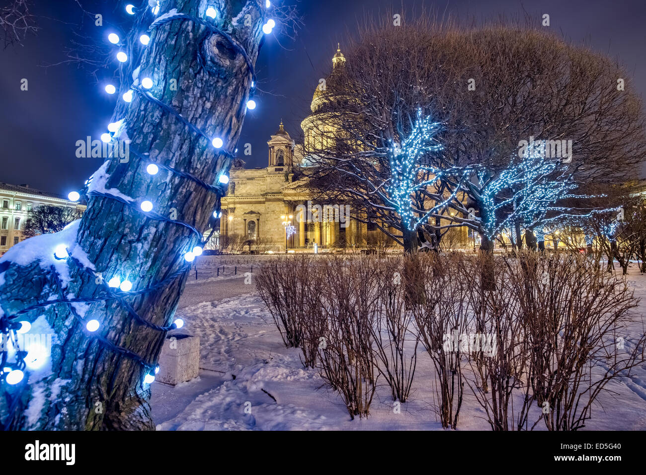 Saint-pétersbourg. La Russie. La ville est décorée avant Noël. Banque D'Images