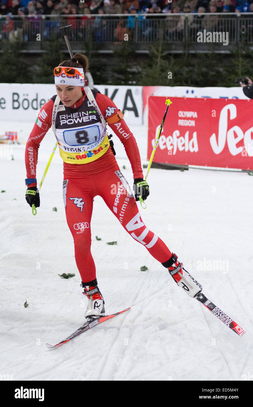 Dorothea Wierer de l'Italie participe à la Coupe du monde au défi d'équipe la Veltins Arena. Banque D'Images