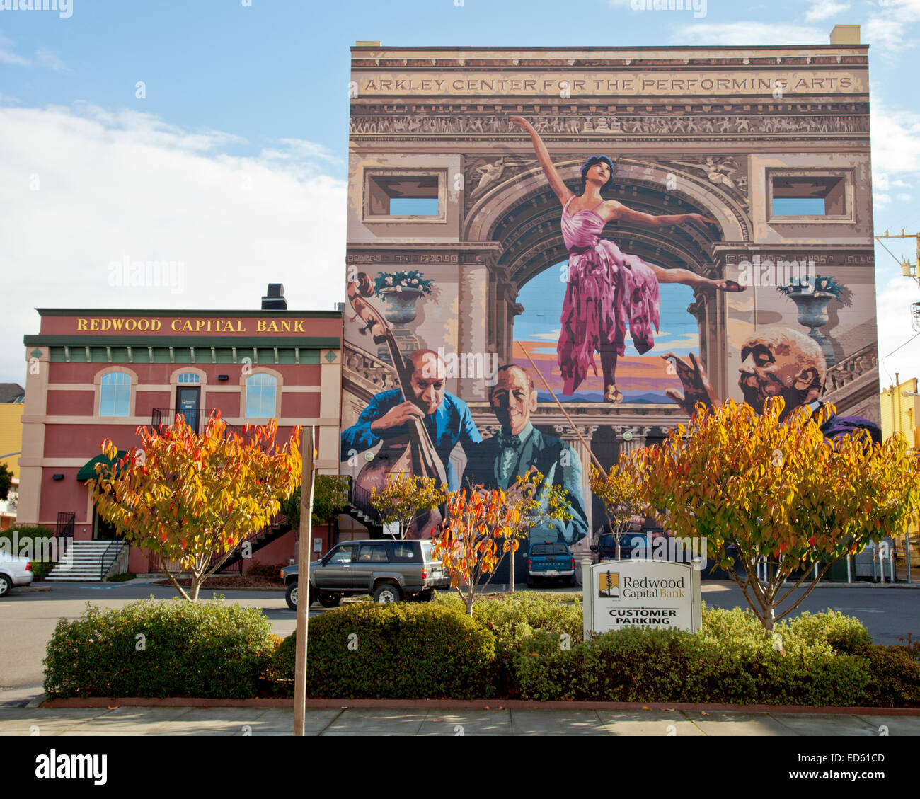 Par Duane Flatmo murale sur le côté de l'Arkley Centre for the Performing Arts, Eureka, Californie Banque D'Images
