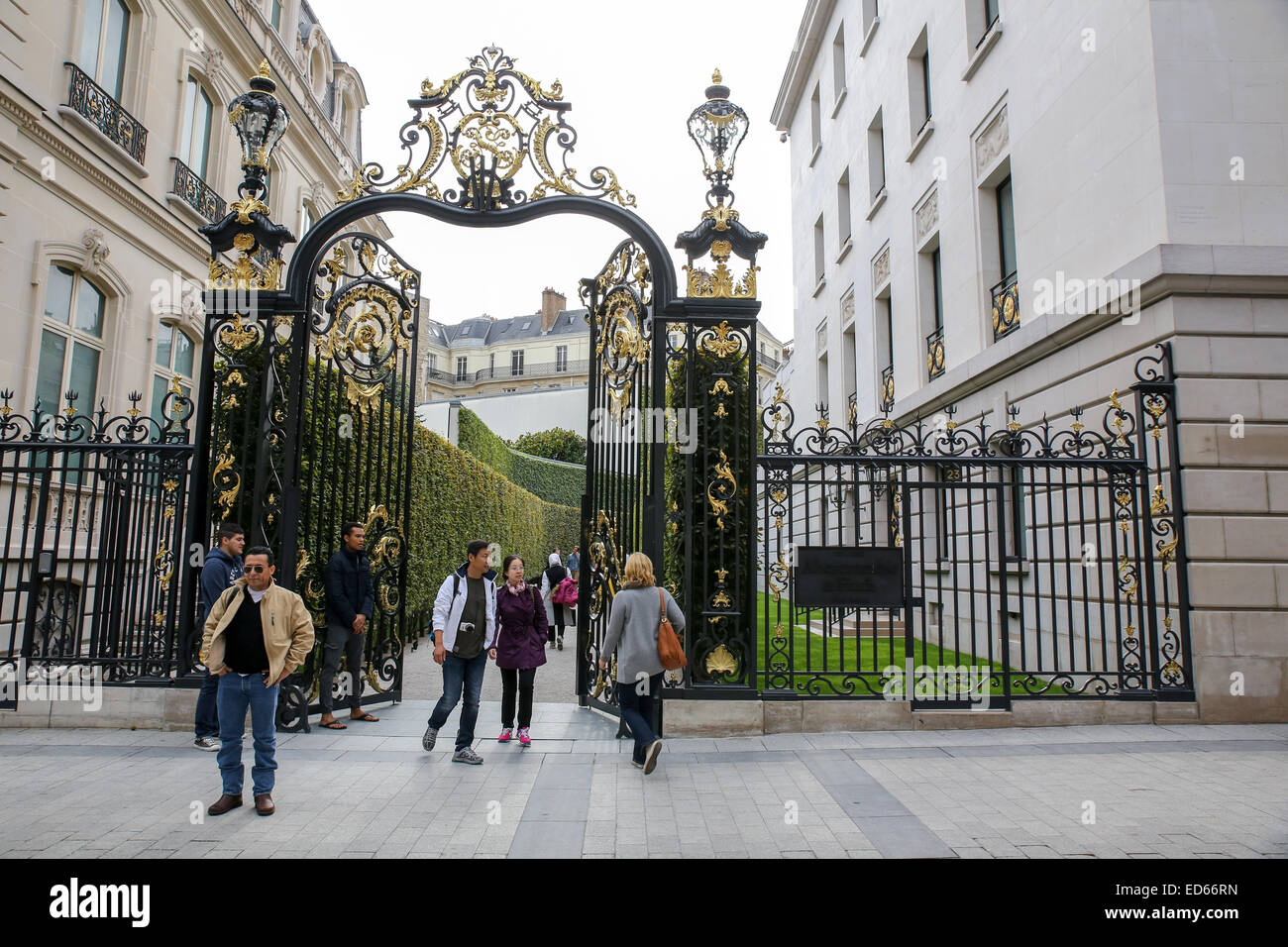 Abercrombie and fitch paris Banque de photographies et d'images à haute  résolution - Alamy