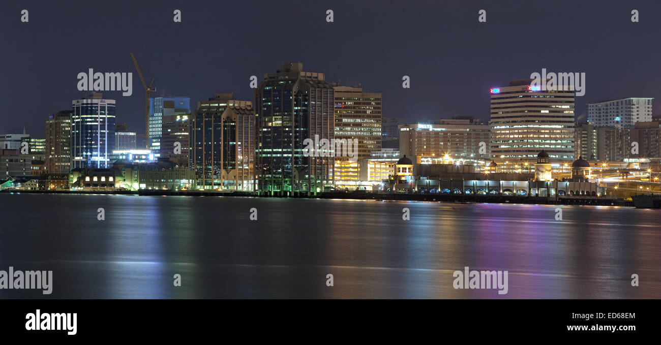 Nuit de l'image prise à partir de la ville de Halifax côté de Dartmouth. Banque D'Images