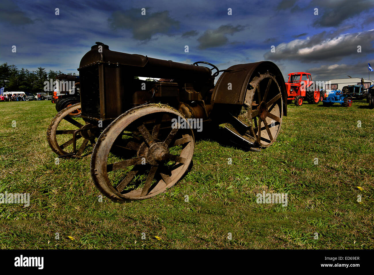 Un vieux tracteur comme vu à vapeur 2013 Pickering ralley. Veuillez noter qu'il y a pas de pneus sur ce véhicule. Toile de Pickering. Pickeri Banque D'Images