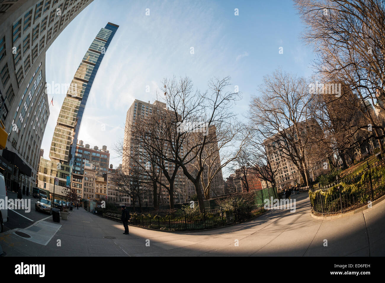 Le Madison Park, un condo à gauche, près de Madison Square Park, à New York, le samedi 27 Décembre, 2014. (© Richard B. Levine) Banque D'Images